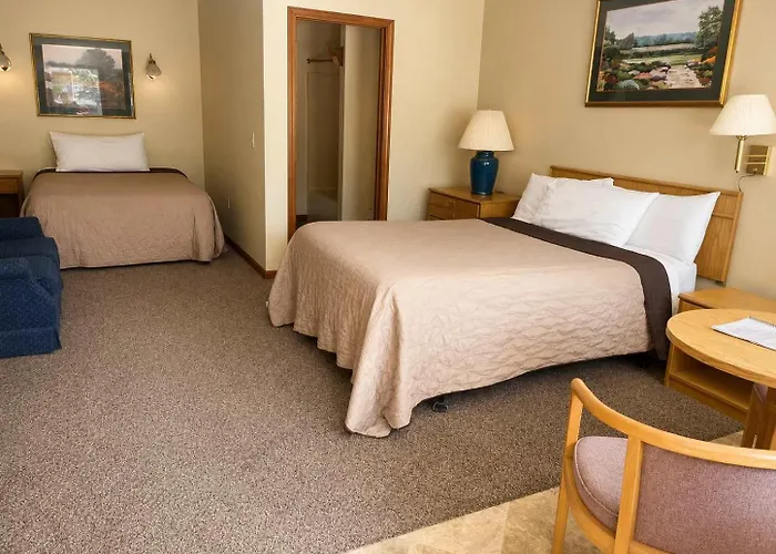 Room 27-1 Queen 1 Full Suite-Woodland Motor Lodge