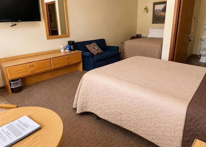 Room 29-1 Queen 1 Full Suite-Woodland Motor Lodge
